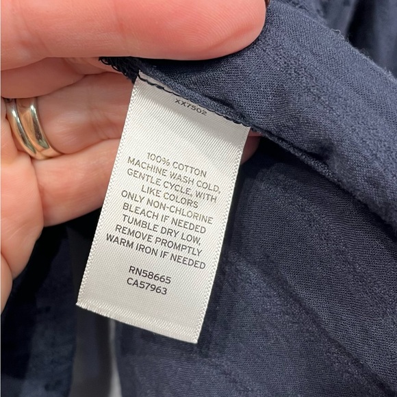 Caslon navy textured blouse size medium - Picture 4 of 8